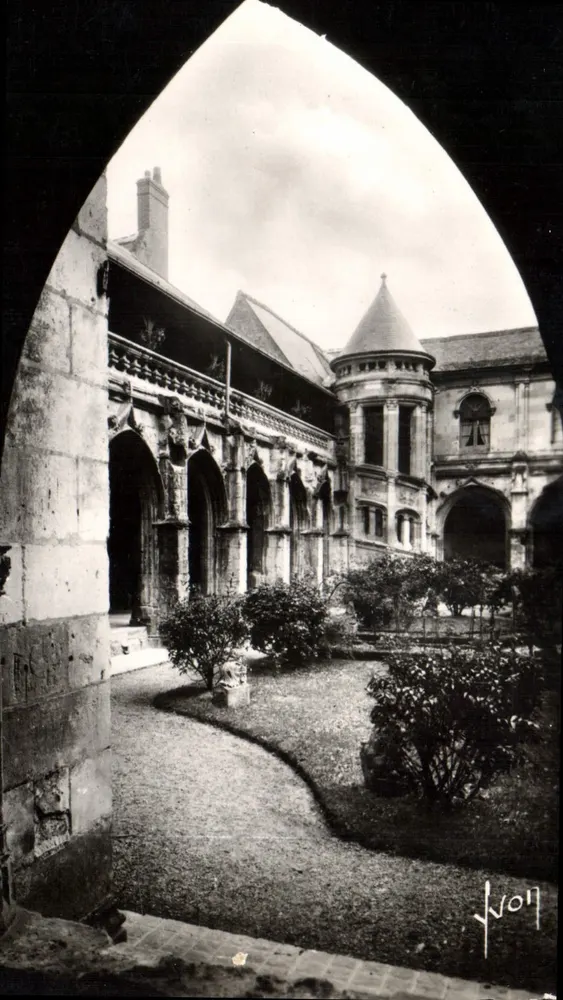 Cloister da PSACETT — Tours (Indre-et-Loire) — Juvon - Frente