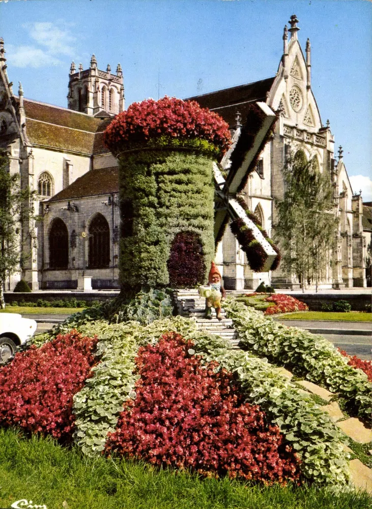 Bourg-en-Bresse — Der blühende Mühlen- und die Kirche von Brou — Éditions et Impressions Combier / Cim - Vorderseite