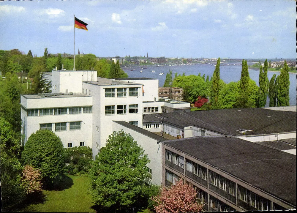 Bonn - Bundeshaus — widok budynku i Renu — wydawca Rhein-Bild-Verlag - Awers