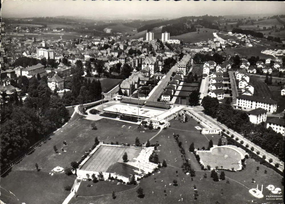 Luftbild von La Chaux-de-Fonds — Perrochet Service Suisse — NE 386 - Vorderseite