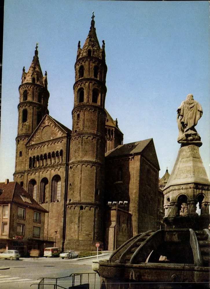 Worms am Rhein — Siegfriedbrunnen und Dom — Geb. Metz Ansichtskarten - Frente