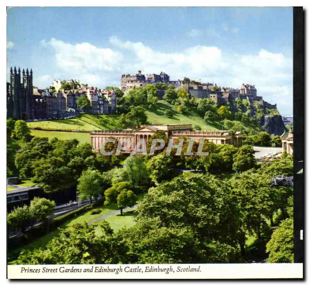 Princes Street Gardens und Edinburgh Castle — Verlag: In Irland gedruckt - Vorderseite