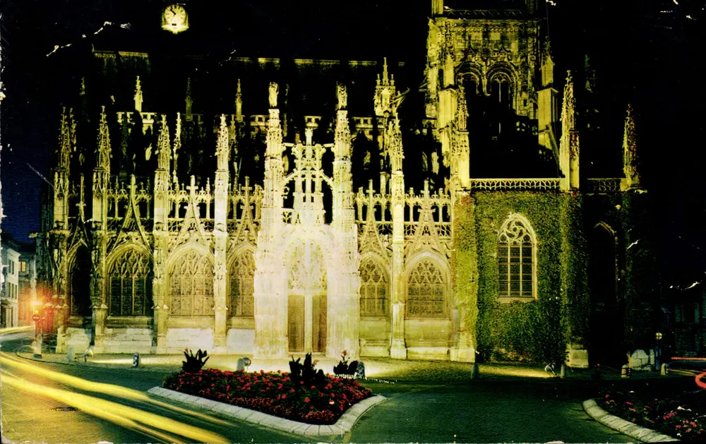 A Igreja de Nossa Senhora — Louviers (Eure) — ARTAIP, editor, n° 123 - Frente