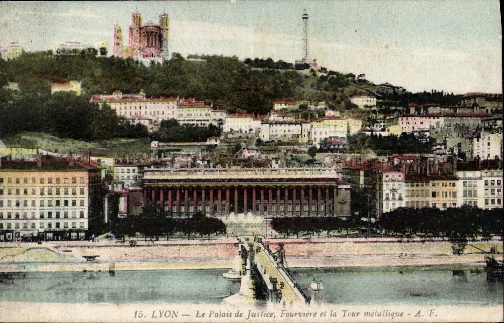 LYON — Das Palais de Justice, Fourvière und die Metalltürme — A. F. - Vorderseite