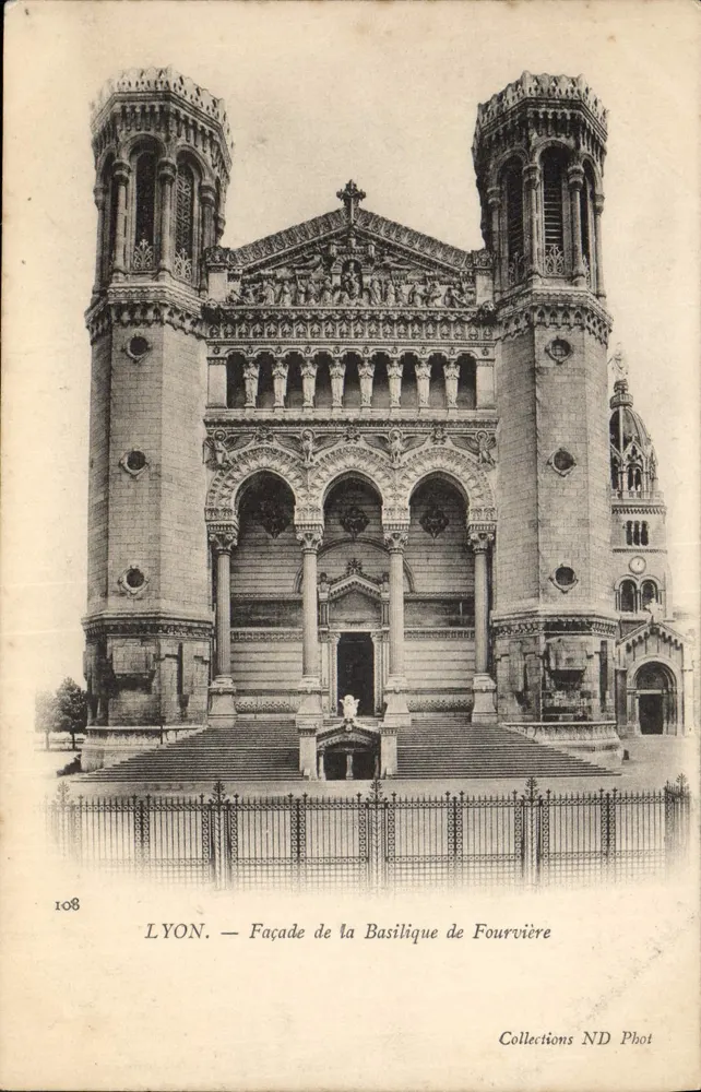 LYON. — Fachada da Basílica de Fourvière — Coleções ND Phot, n° 108 - Frente