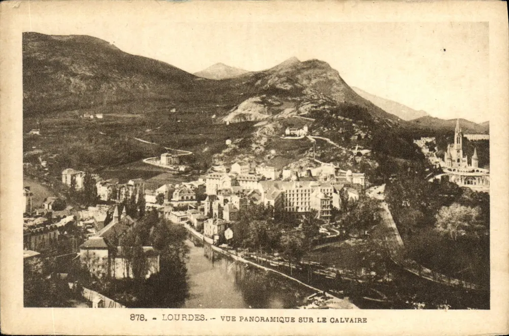 Lourdes — Panoramablick auf den Calvary — Héliotype Lahouche Frères, n°878 - Vorderseite