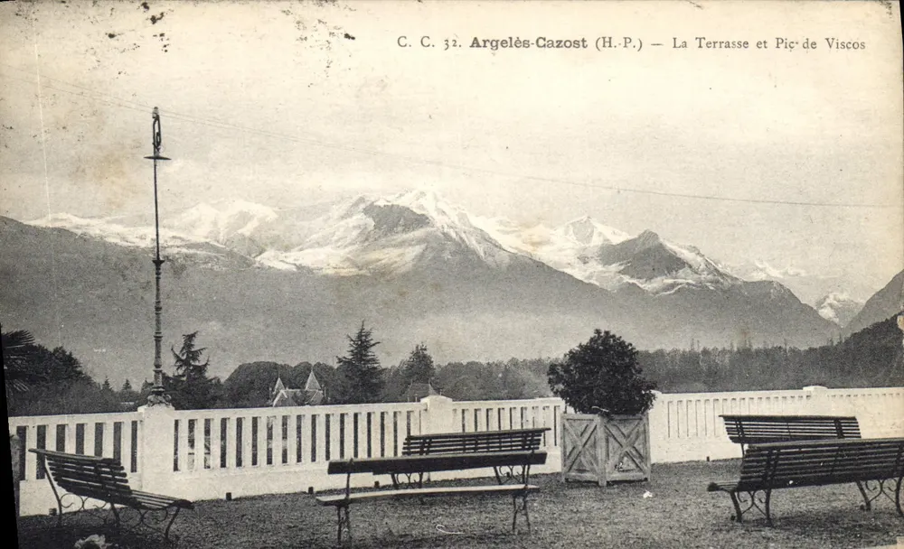 Argelès-Cazost (H.P.) — Die Terrasse und Pic de Viscos - Vorderseite