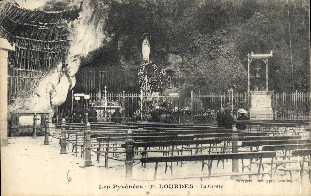 De Pyreneeën - 32. LOURDES - De Grot — Streycgeol, fototypie, Lourdes - Voorkant