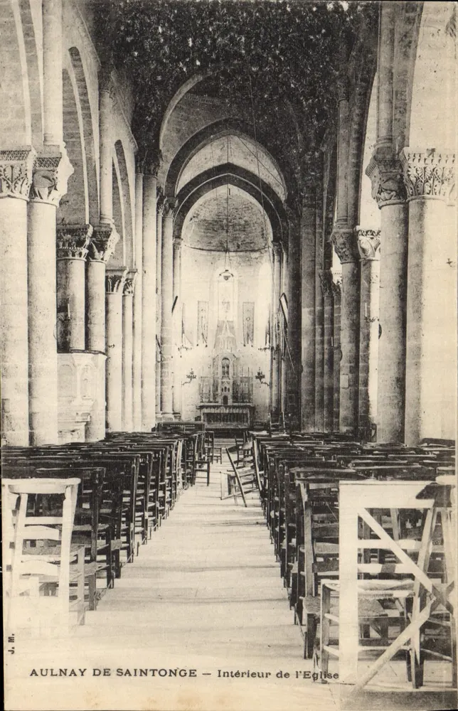 Aulnay-de-Saintonge — Interior de la Iglesia — editor no identificado, número de serie no visible - Anverso
