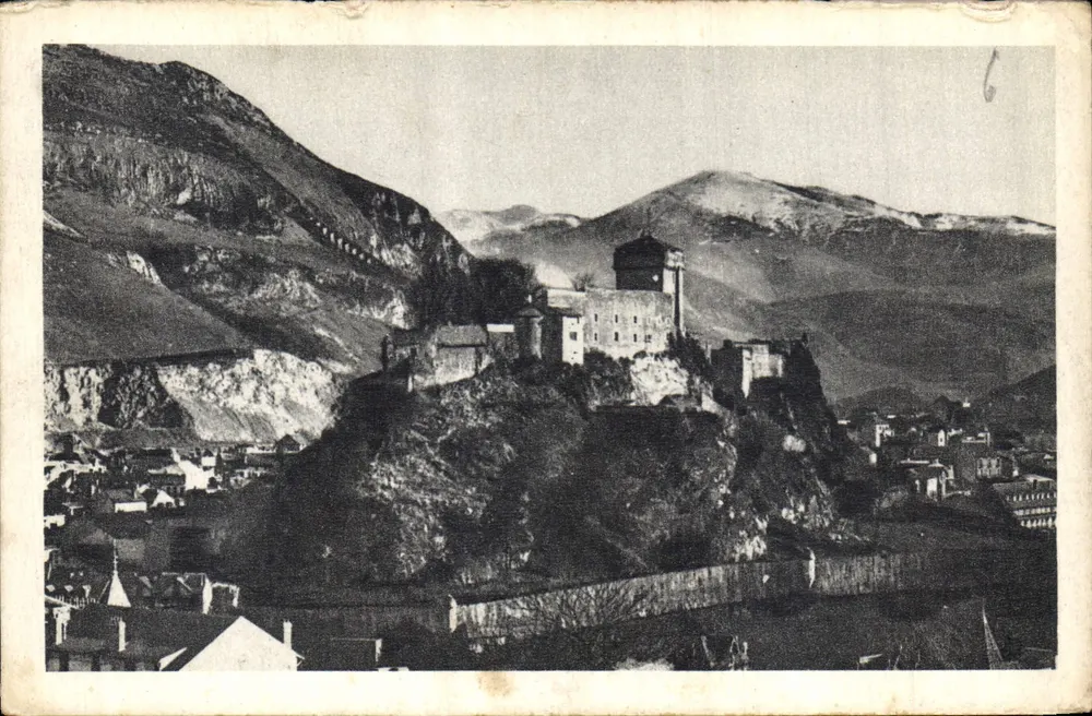 Het Sterkfort — Lourdes — Uitgave P. Douet, Lourdes, nr. 107 - Voorkant