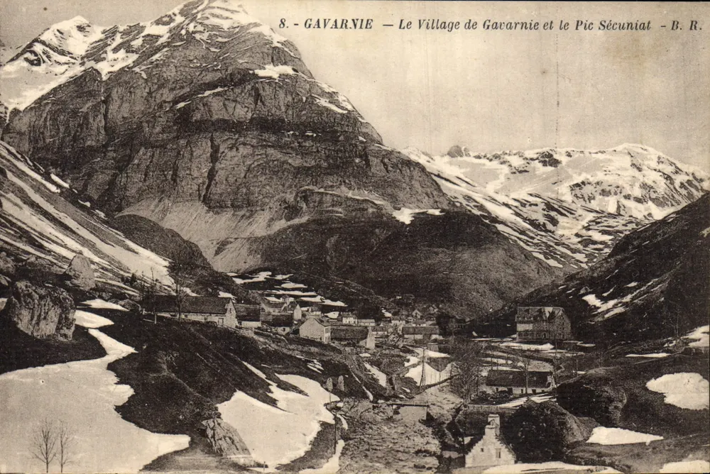 Gavarnie — Das Dorf Gavarnie und der Pic Sécuniat — B. R. - Vorderseite