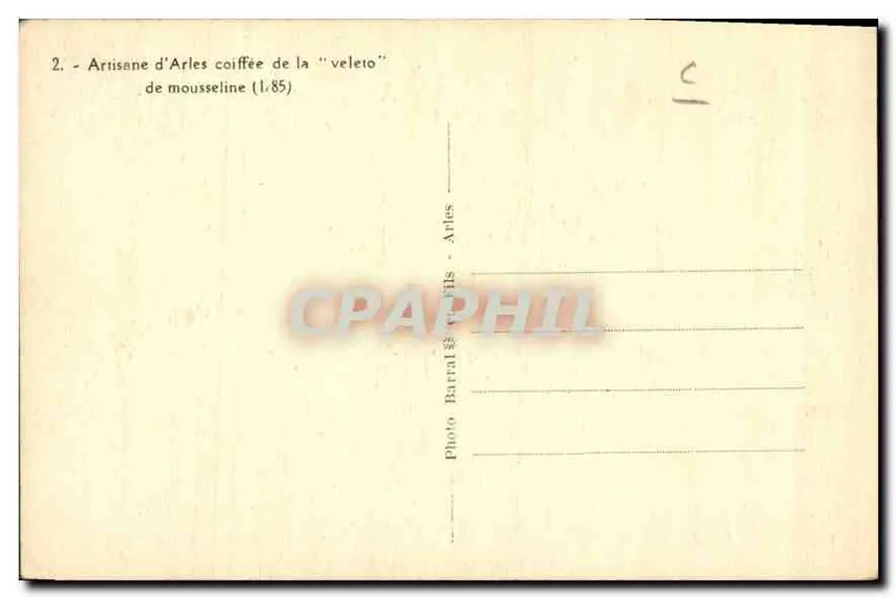 Handwerkerin aus Arles mit der "veleto" — Photo Barral — Arles - Rückseite