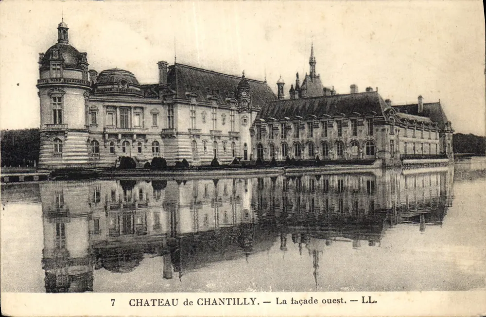 Castelo de Chantilly — A fachada oeste — LL. - Frente