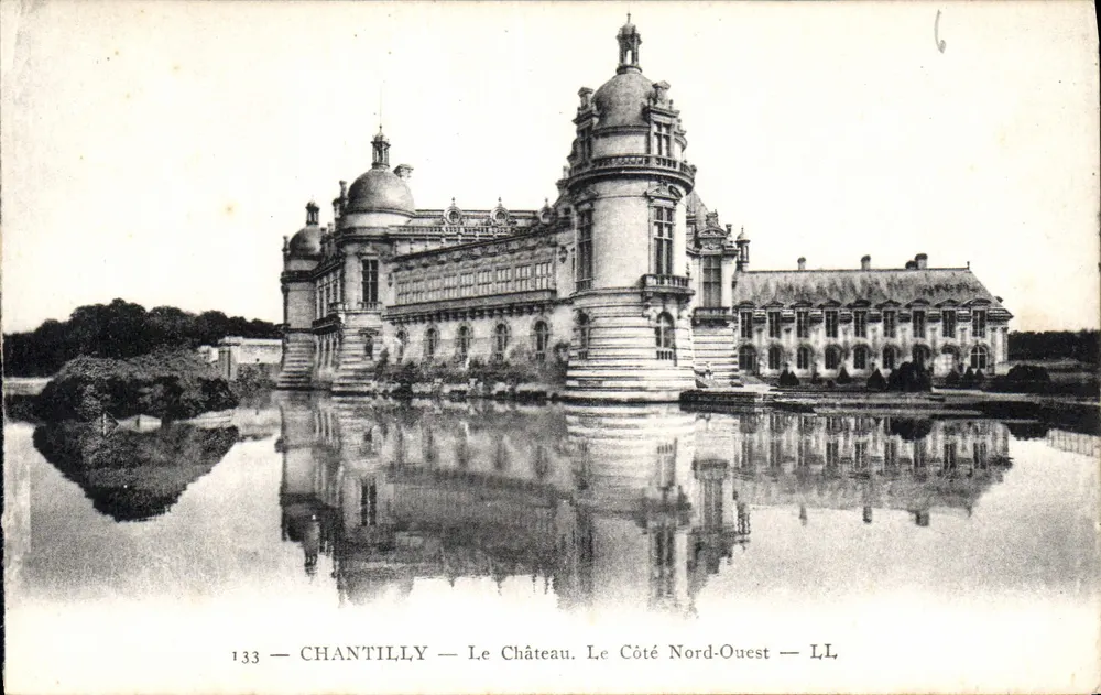 Chantilly — Das Schloss. Die Nordwestseite — LL - Vorderseite