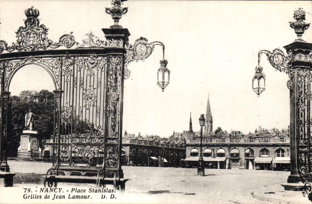 NANCY - Place Stanislas - Grilles de Jean Lamour - D.D. - Frente
