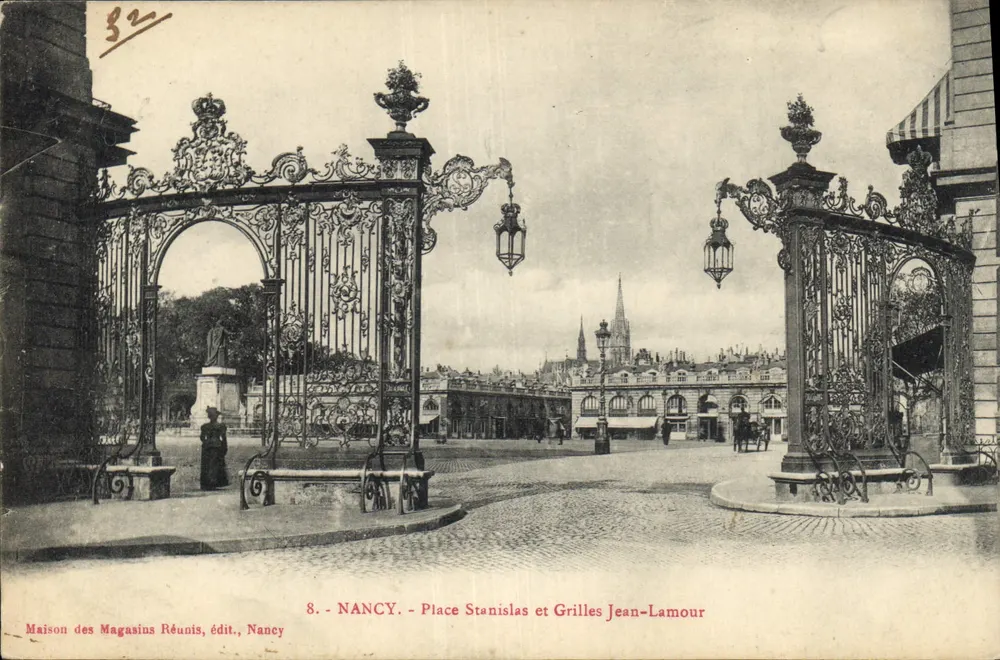 NANCY - Place Stanislas e Grilles Jean-Lamour — Maison des Magasins Réunis, edição n°8 - Frente