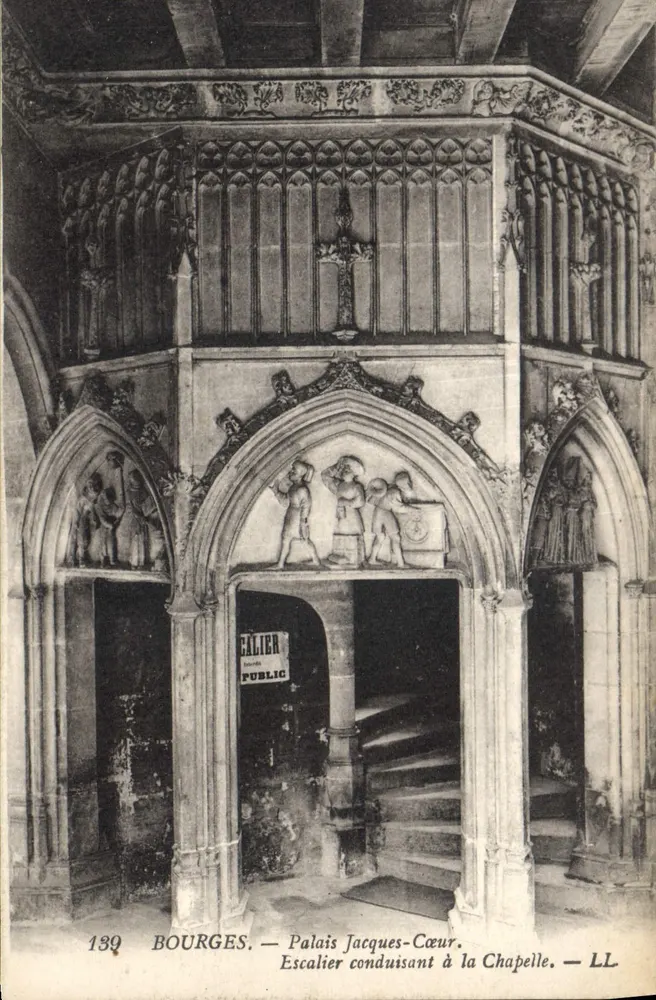 Bourges — Palast Jacques-Cœur. Treppen zum Kapitelhaus — LL - Vorderseite