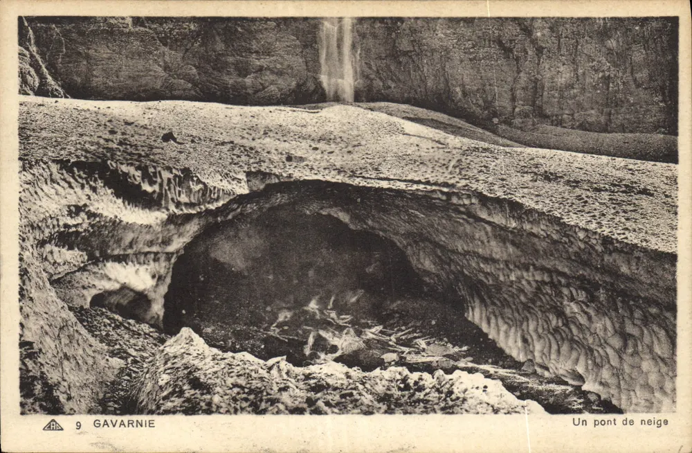 Gavarnie — Um ponte de neve - Frente