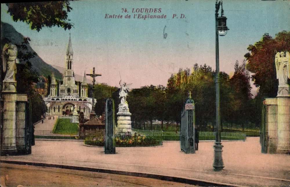 Lourdes — Entrada da Esplanade — P.D. n°74 - Frente