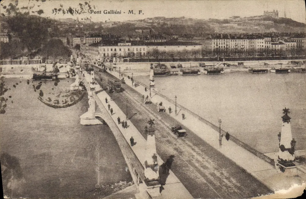 Lyon — Ponte Galliéni — M. F. - Frente