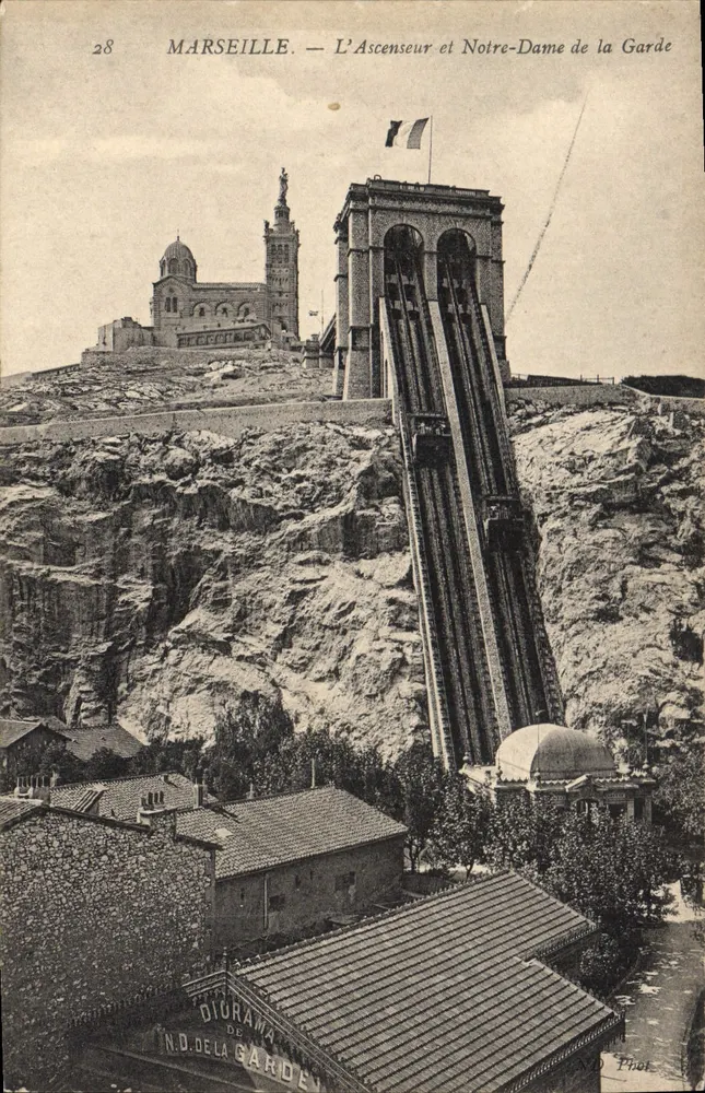 Marseille — Der Aufzug und Notre-Dame de la Garde - Vorderseite