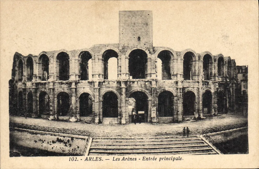 Arles — As Arenas — Entrada principal — Editor: Carte Postale - Frente