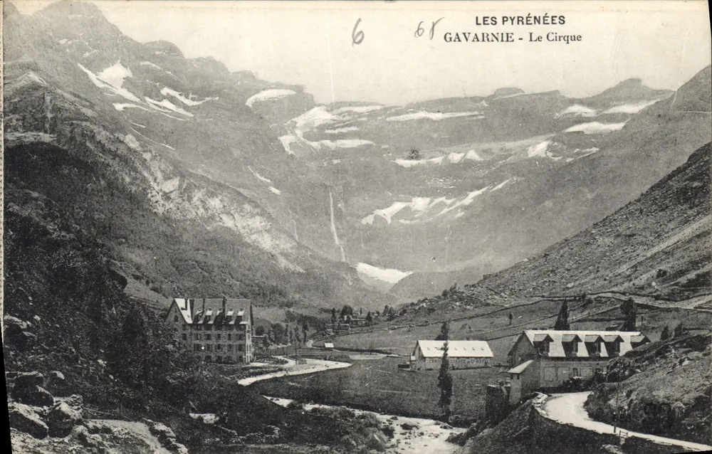 Gavarnie - O Circo — As Pirineus — editor não identificado, n° de série 66 - Frente