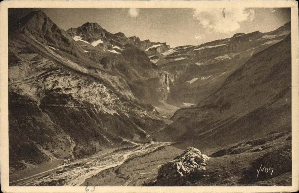 O Circo de Gavarnie — Os Pirineus — Edição de Arte YVON - Frente