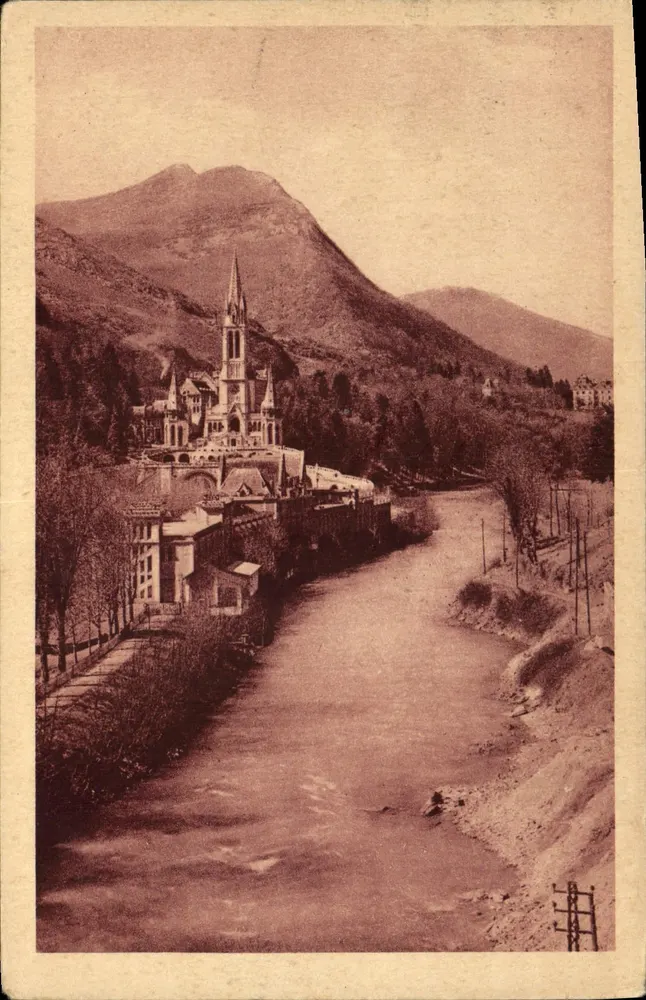 Lourdes — A Basílica e o Gave — Edição P. Doucet - Frente