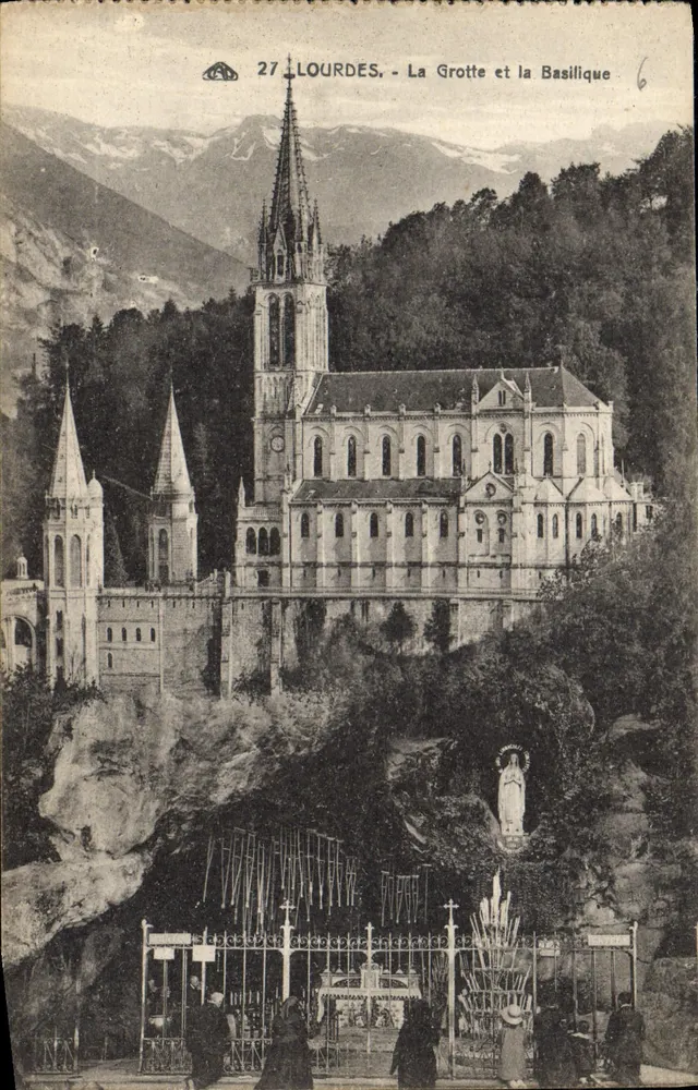Lourdes - A Gruta e a Basílica - Frente