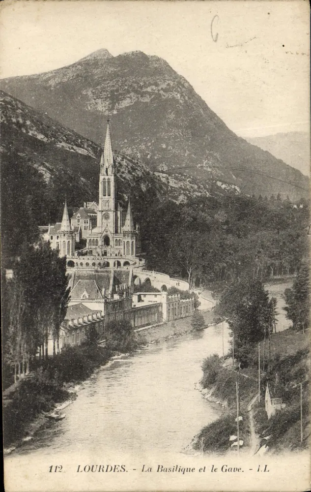 Lourdes — A Basílica e o Gave — I.L. n°112 - Frente