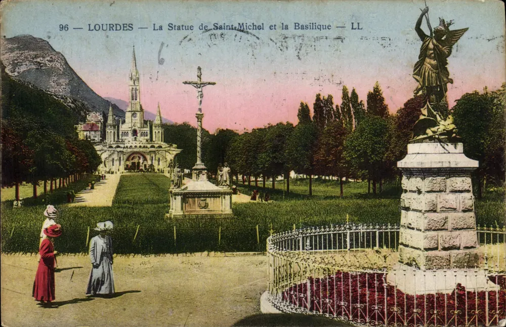 Lourdes — Die Statue des Heiligen Michael und die Basilika — LL - Vorderseite