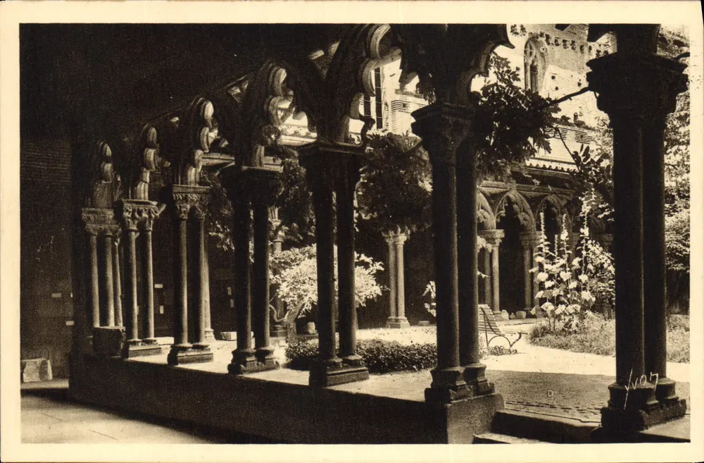 O Claustro do Museu (século XVI) — Toulouse (Ht. Garonne) — Éditions d'Art VON - Frente