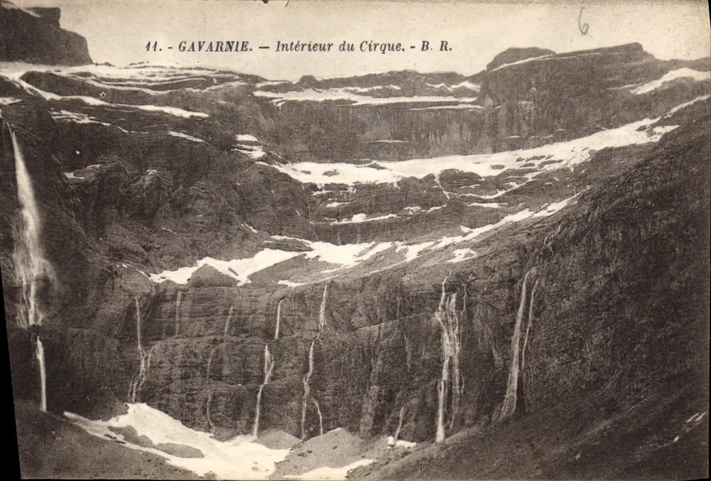 Gavarnie — Interior do Circo — B. R. - Frente