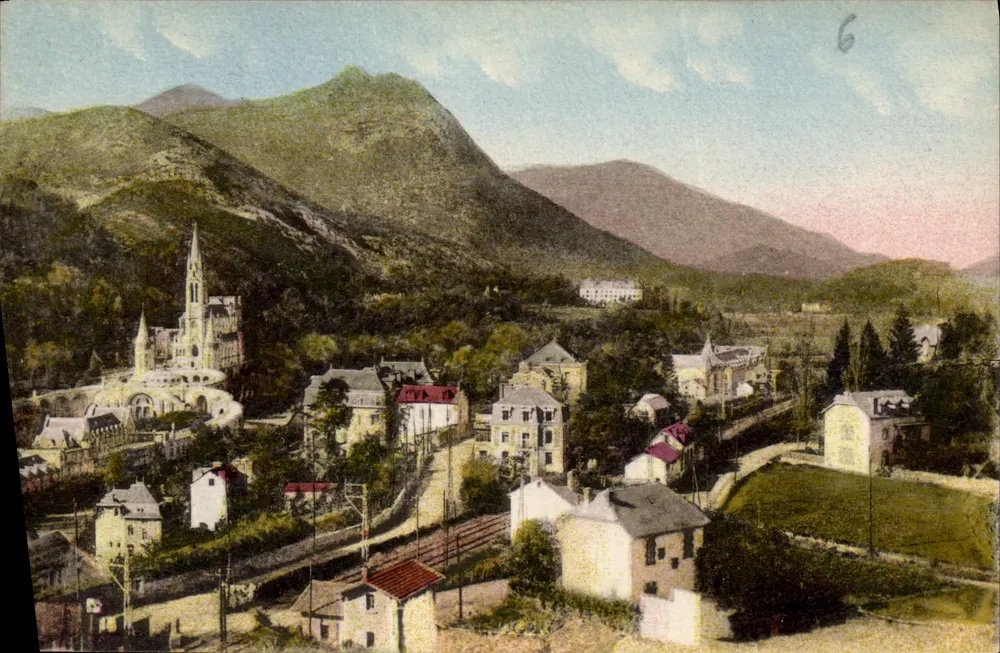 LOURDES — Allgemeiner Blick auf die Basilika, von der Straße von Pau — Éditions Océan, Toulouse - Vorderseite
