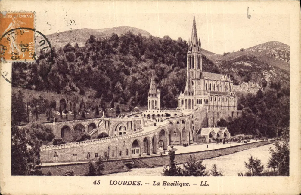 Lourdes — A Basílica — LL. — Editor LL. n°45 - Frente