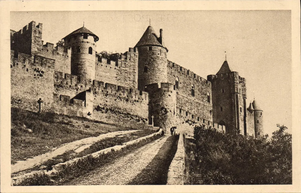 Cidade de Carcassonne — Vista dos muros e torres — Éditions d'Art Jordy - Frente