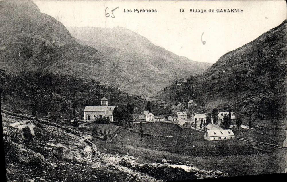 Vila de GAVARNIE — Os Pirineus — Editor: Os Pirineus, n° 65 - Frente