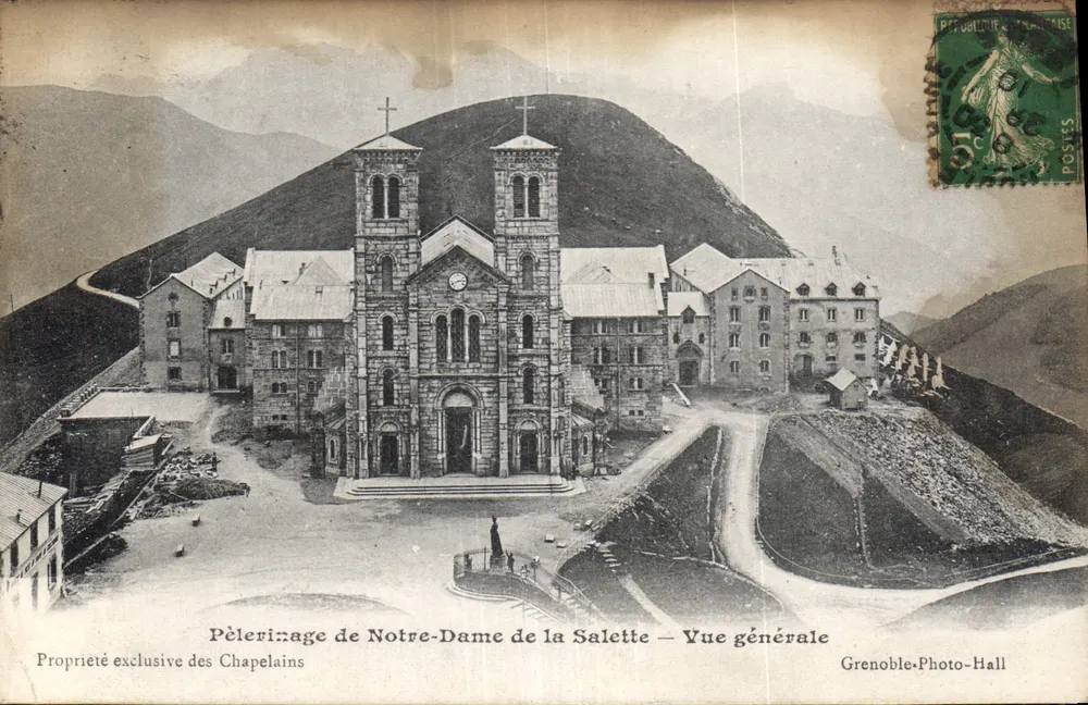 Pilgerung Notre-Dame de la Salette — Allgemeine Ansicht — Grenoble-Photo-Hall - Vorderseite