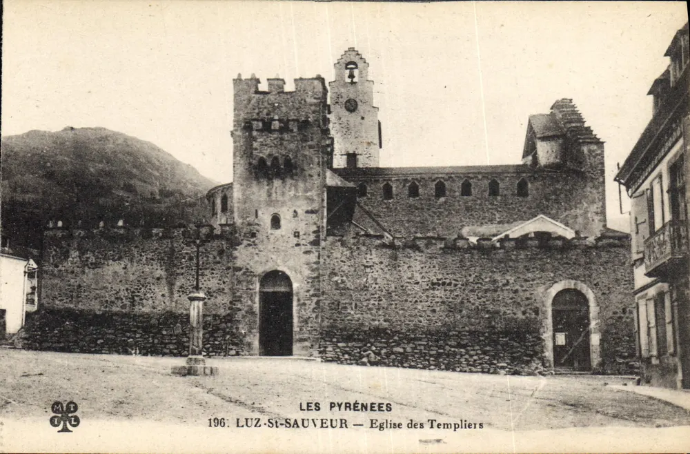 Luz-Saint-Sauveur — Kirche der Templer — Die Pyrenäen - Vorderseite