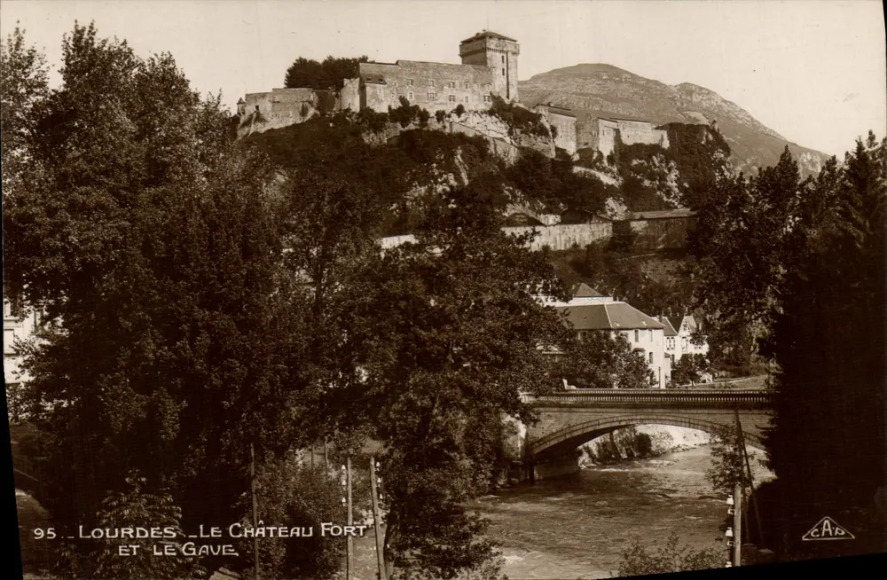 Lourdes — Das FestungsSchloss und der Gave — Antike Ansichtskarte Nr. 95 — Verleger C.A.P. Straßburg - Vorderseite