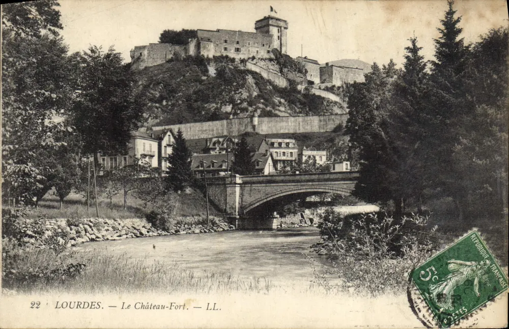 Lourdes — O Castelo-Forte — LL. - Frente