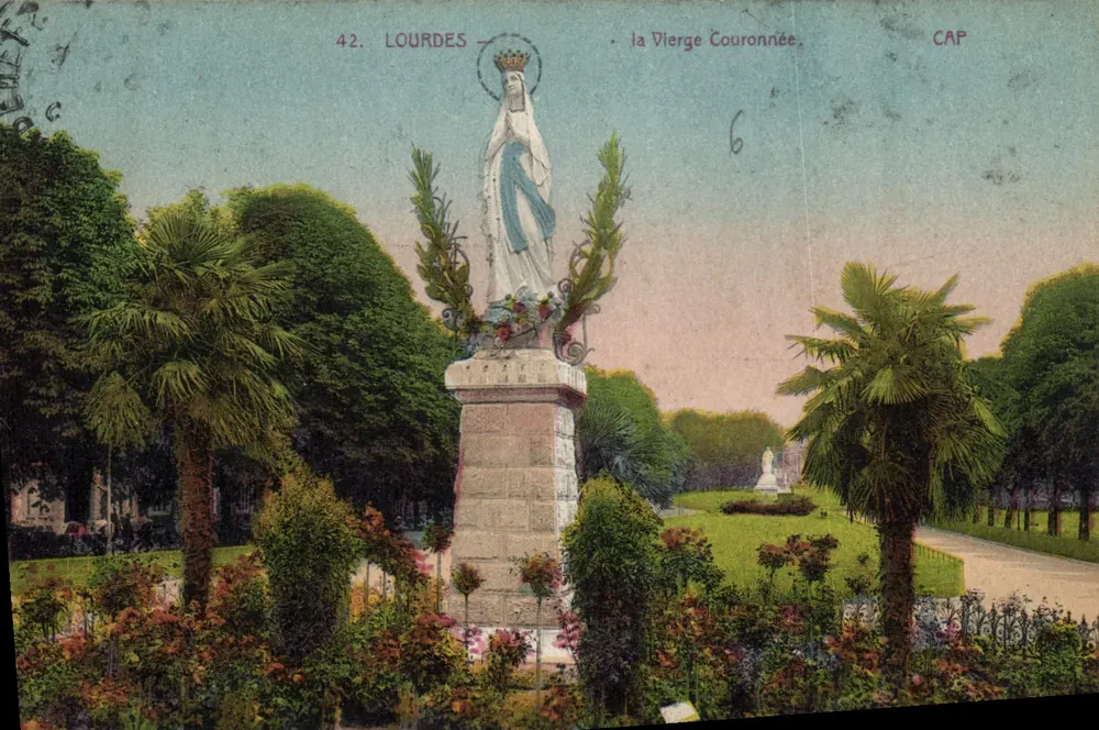 Lourdes — A Virgem Coroada — CAP - Frente