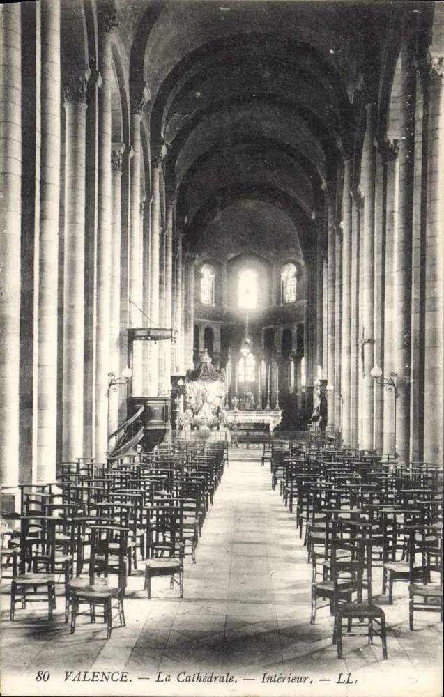 Valência — A Catedral — Interior — LL. - Frente