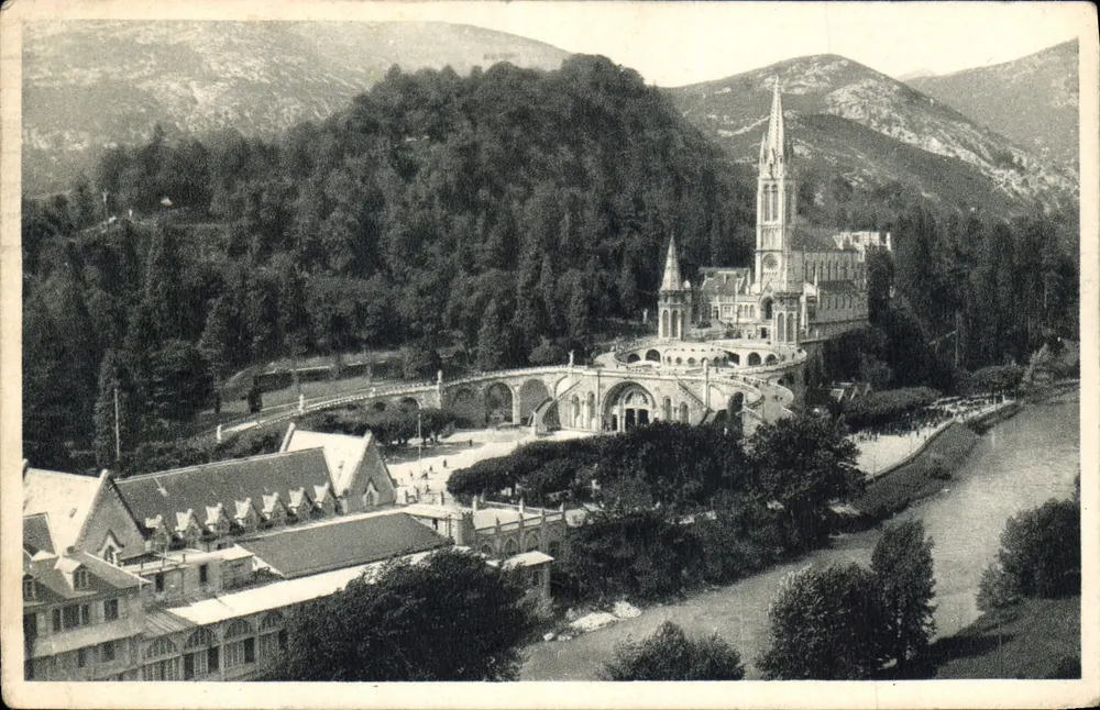 Lourdes — A Basílica P.D. — Edição P. Doucet - Frente