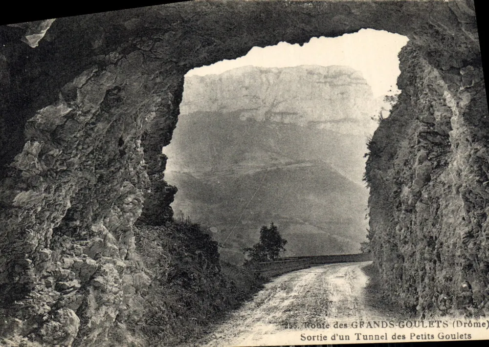 Ausfahrt des Tunnels der Petits Goulets — Route der Grands-Goulets (Drôme) — Nr. 255 - Vorderseite