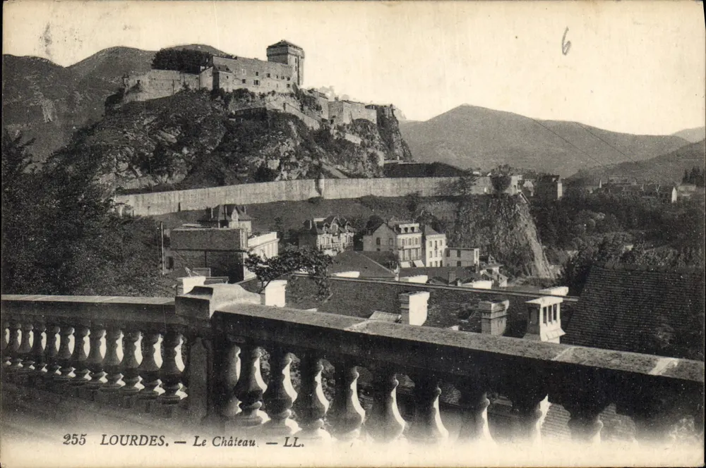 Lourdes — O Castelo — LL. — n° 255 - Frente