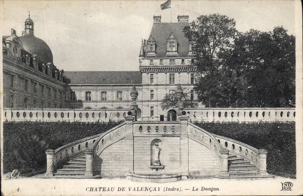 Castelo de Valençay (Indre) — O Donjon — JND Phot - Frente