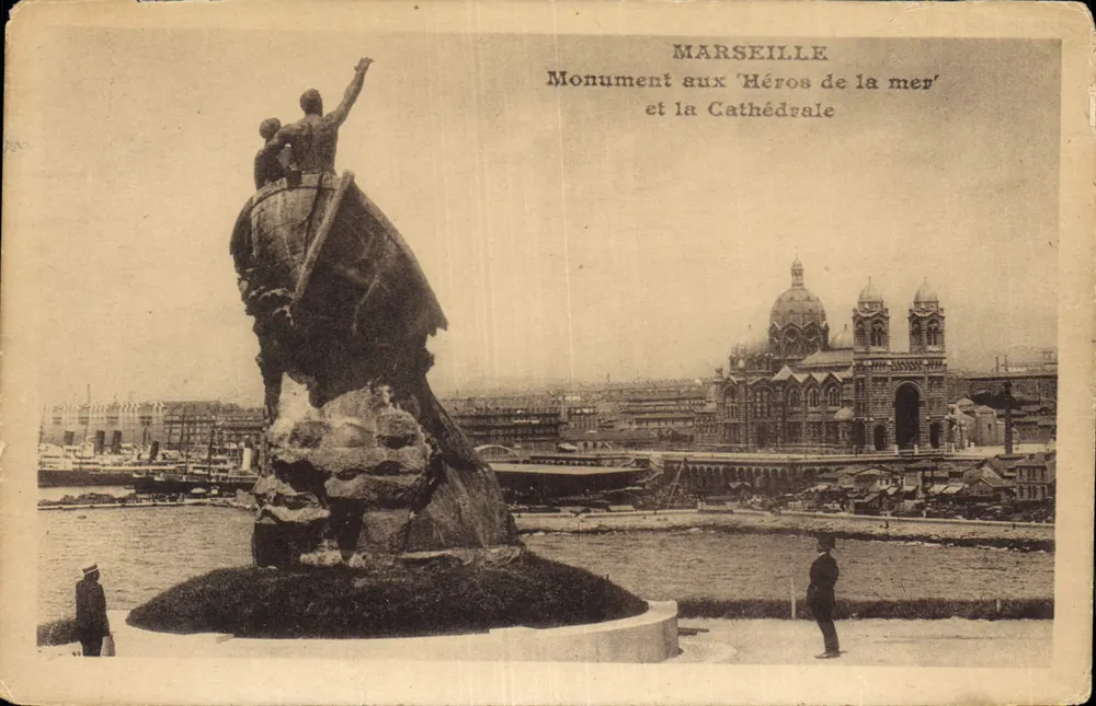 Marseille — Denkmal für die 'Helden des Meeres' und die Kathedrale - Vorderseite