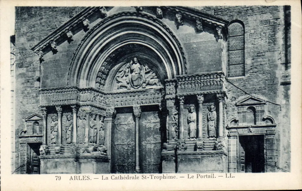 Arles — Die Kathedrale St-Trophime — Der Portal — LL - Vorderseite